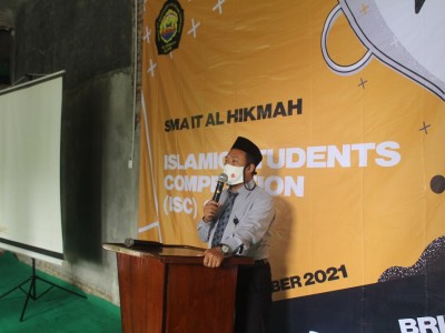 Pembukaan oleh Kepala SMA IT Al Hikmah